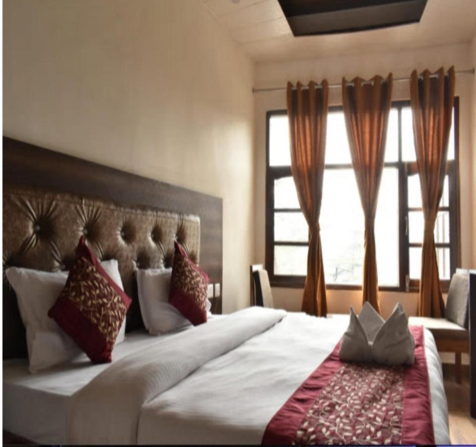 Mountain Zest-Simla Royale Near Mall Road-Free Pickup From Railway Station Simla Exterior foto